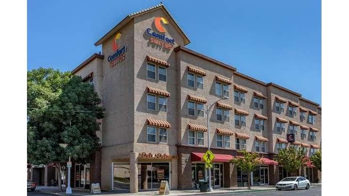 Comfort Suites Visalia - Convention Center, Hotel in Visalia