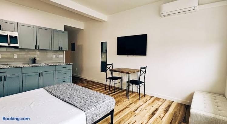 Waena Inn Unit 2 Newly Renovated Maui Private Suite - Entire Place, Hotel in Wailuku