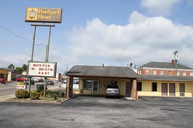 Budget Host Inn, Motel in Walnut Hill