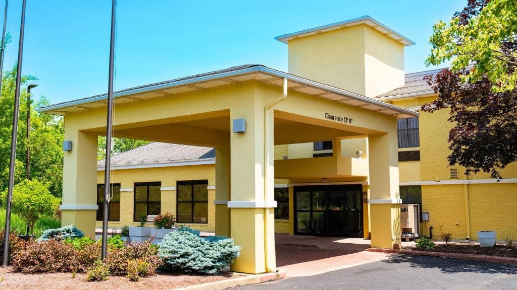 Quality Inn & Suites Oakwood Village - Cleveland South, Hotel in Walton Hills
