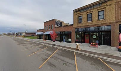 RUSSELL'S HOTEL & BAR, Hotel in Warroad