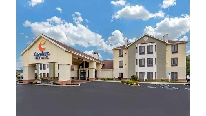 Comfort Inn & Suites Warsaw near US-30, Hotel in Winona Lake