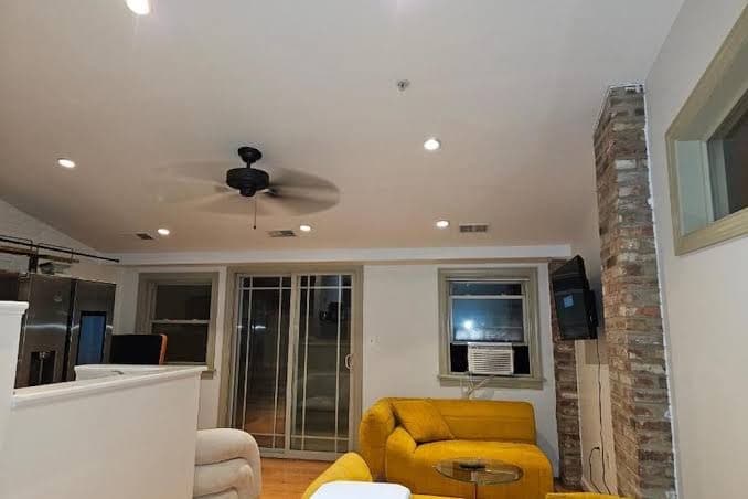 Dc Play House Bed and Breakfast - Double Room with Balcony, Bed & Breakfast in Adams Morgan
