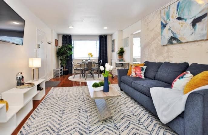 Fully Furnished Apts to Work from Home or Tour DC - One-Bedroom Apartment, Hotel in Capitol Hill
