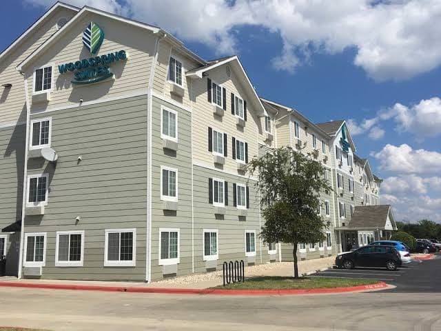 Suburban Studios Watford City, Aparthotel in Watford City