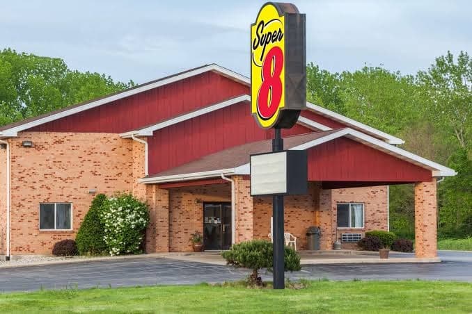 Watseka 24 Inn & Suites, Hotel in Watseka