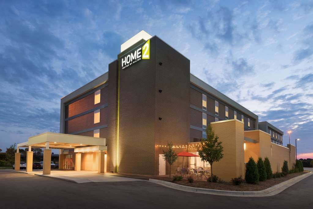 Home2 Suites by Hilton Milwaukee Brookfield, Hotel in Waukesha