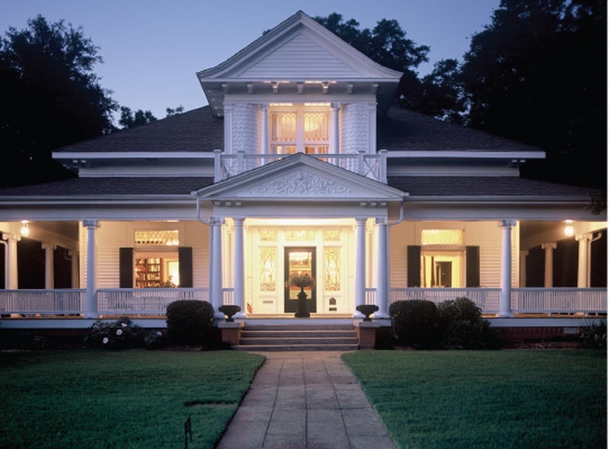 The Chaska House & Cottages, Hotel in Waxahachie