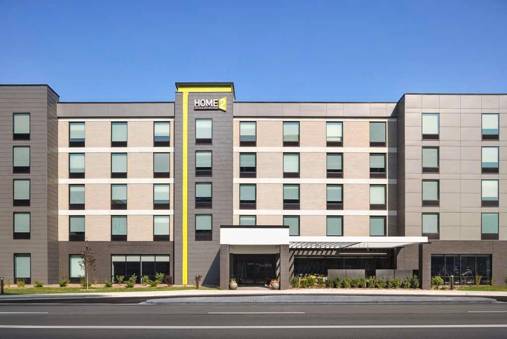 Home2 Suites by Hilton Milwaukee West, Hotel in West Allis