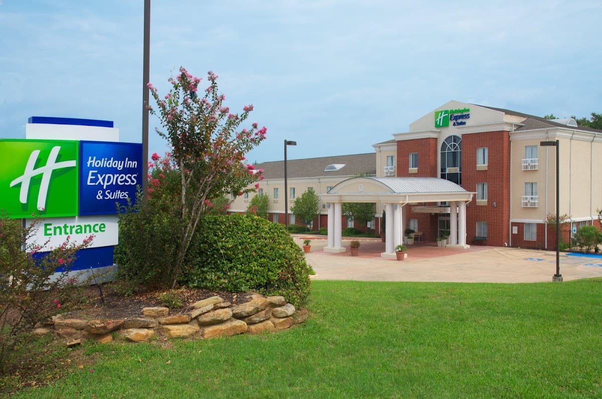 Holiday Inn Express & Suites Livingston by IHG, Hotel in West Livingston