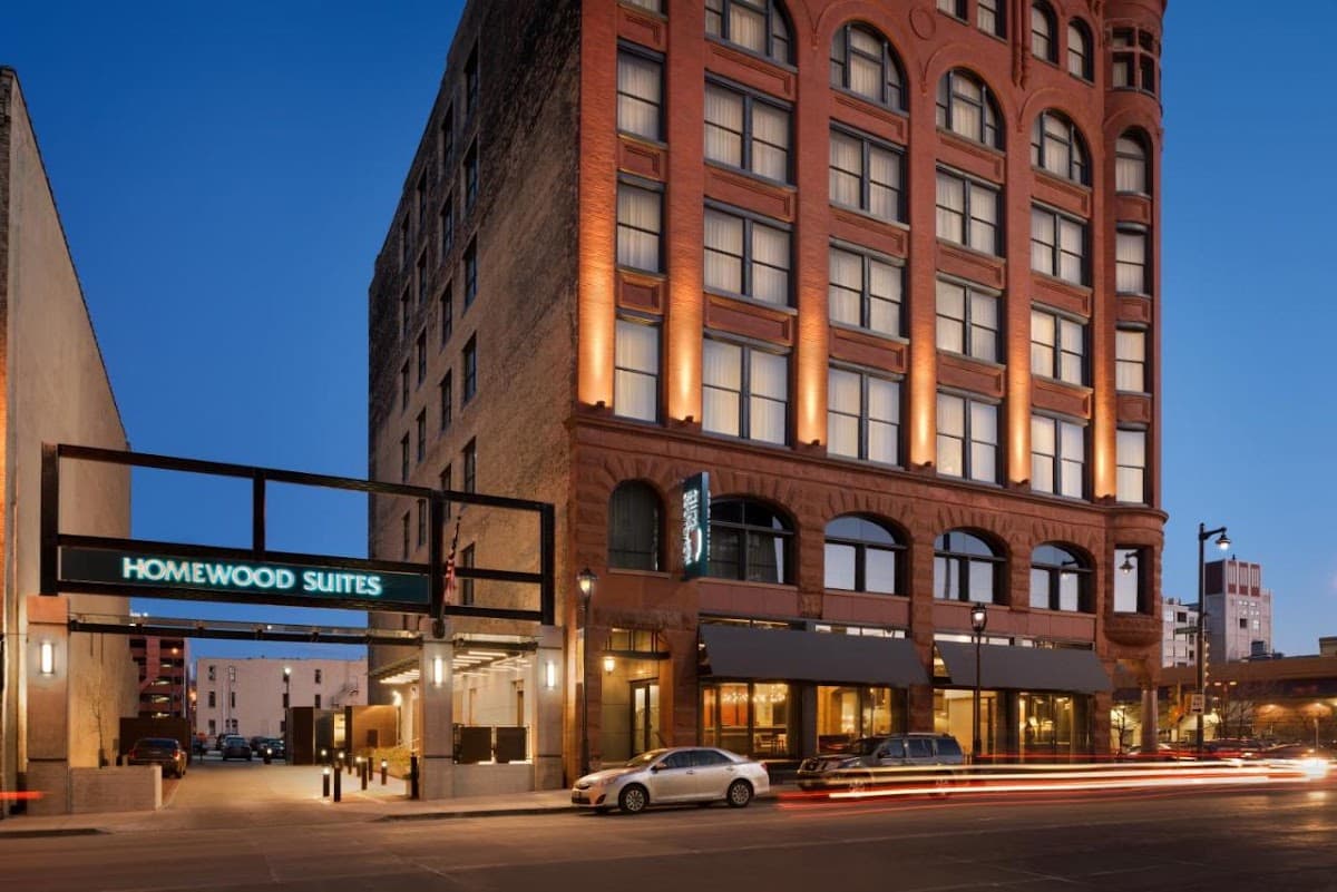 Homewood Suites by Hilton Milwaukee Downtown, Aparthotel in Milwaukee