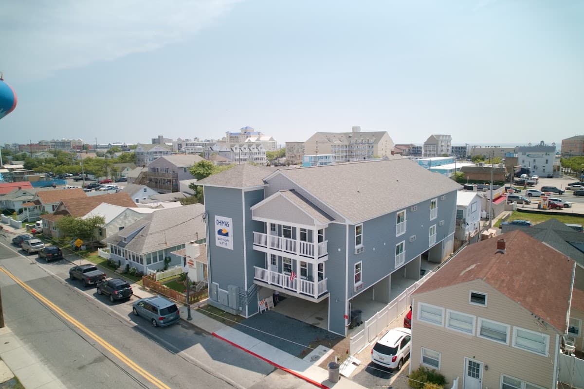 Dhimas Bayview Suites, Hotel in West Ocean City