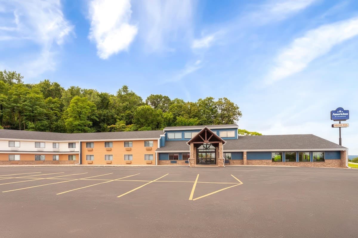 AmericInn by Wyndham West Salem, Hotel in West Salem