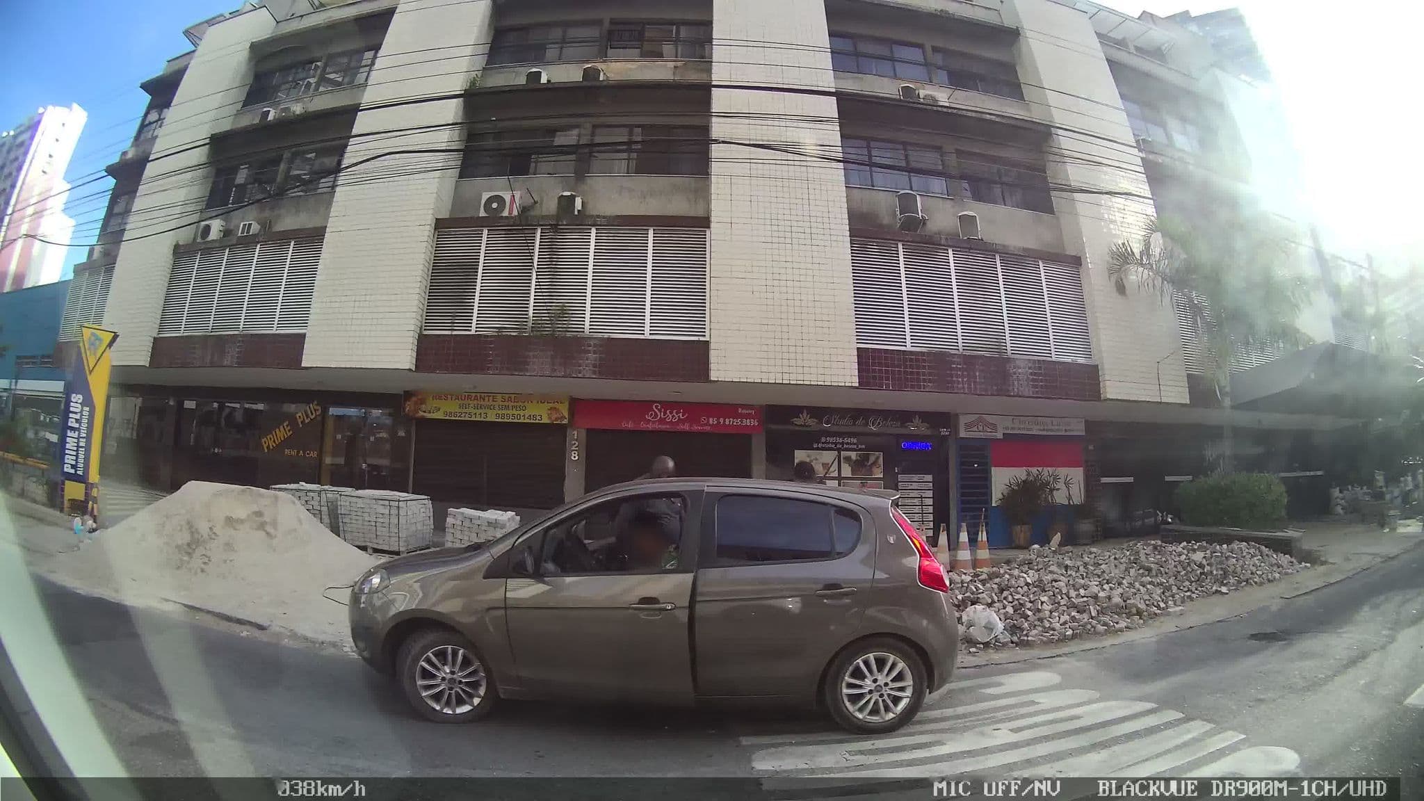 Street view near Hotel Coimbra, Fortaleza — © kaart_1 (CC BY-SA · Mapillary)