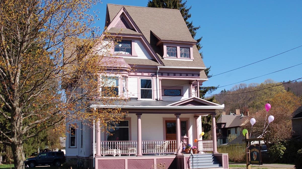 Enchanted Valley Inn, Bed & Breakfast in Westons Mills