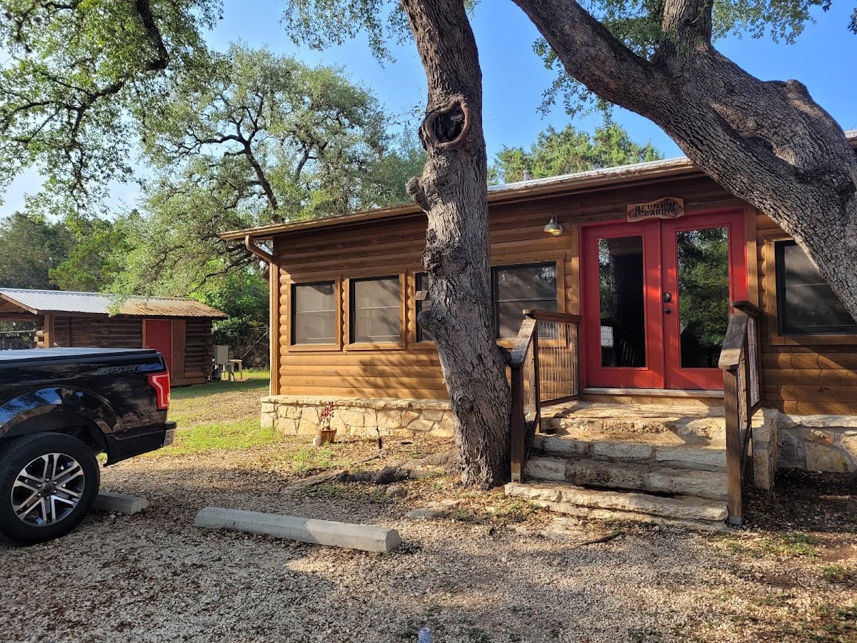Wimberley Log Cabins Resort and Suites, Hotel in Wimberley