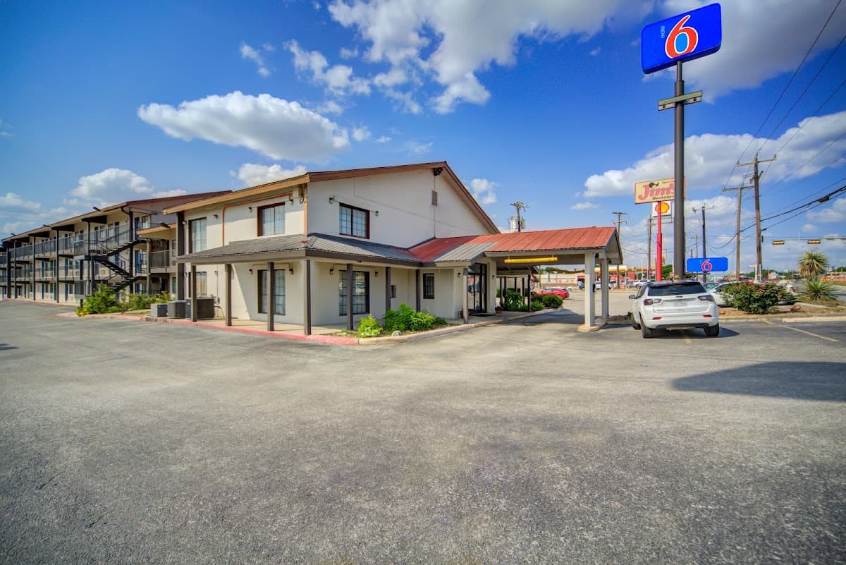 Motel 6 San Antonio, TX – I-35 North Corridor, Hotel in Windcrest