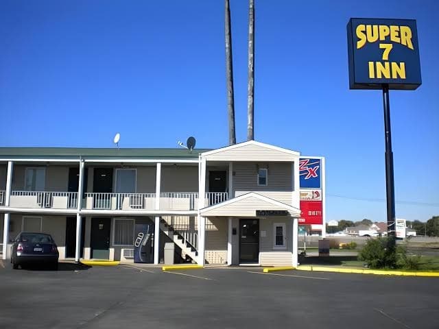 Super7inn, Hotel in Wright City