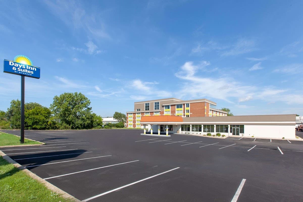 Days Inn & Suites by Wyndham Grand Rapids Near Downtown, Hotel in Wyoming