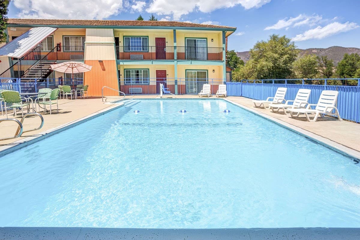 Super 8 by Wyndham Yreka, Hotel in Yreka