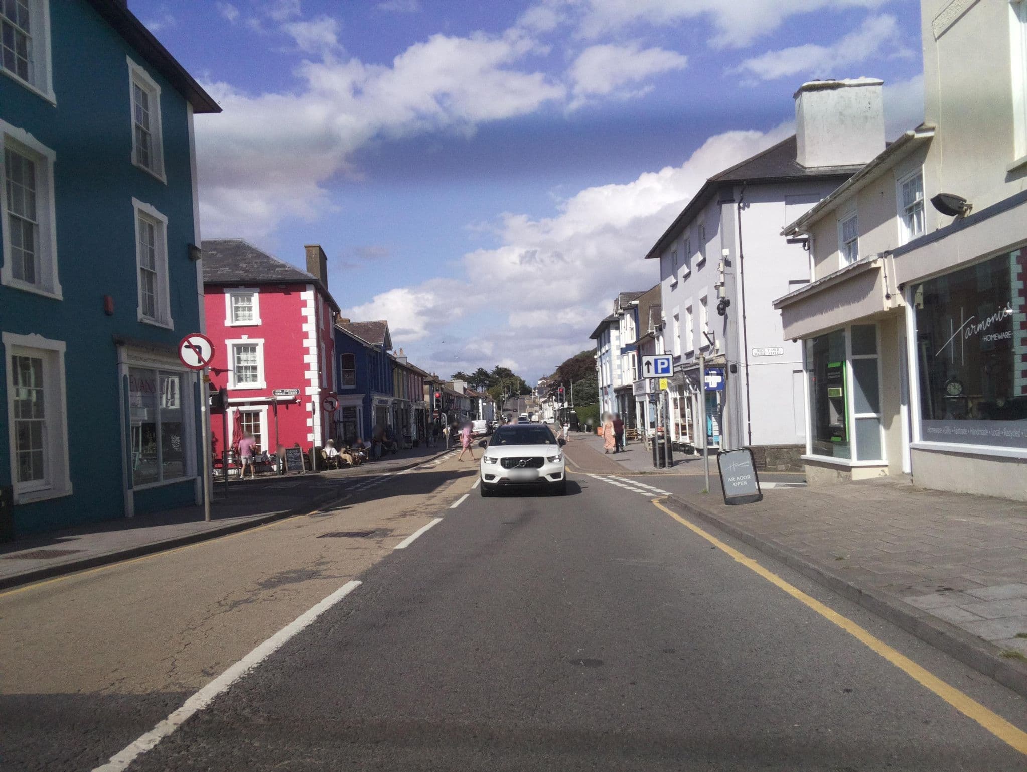 Street view near Castle Restaurant And Hotel, Aberaeron — © southglos (CC BY-SA · Mapillary)