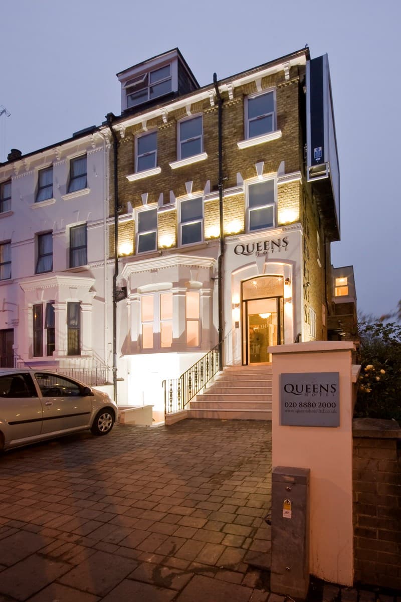 Queens Hotel, Stroud Green