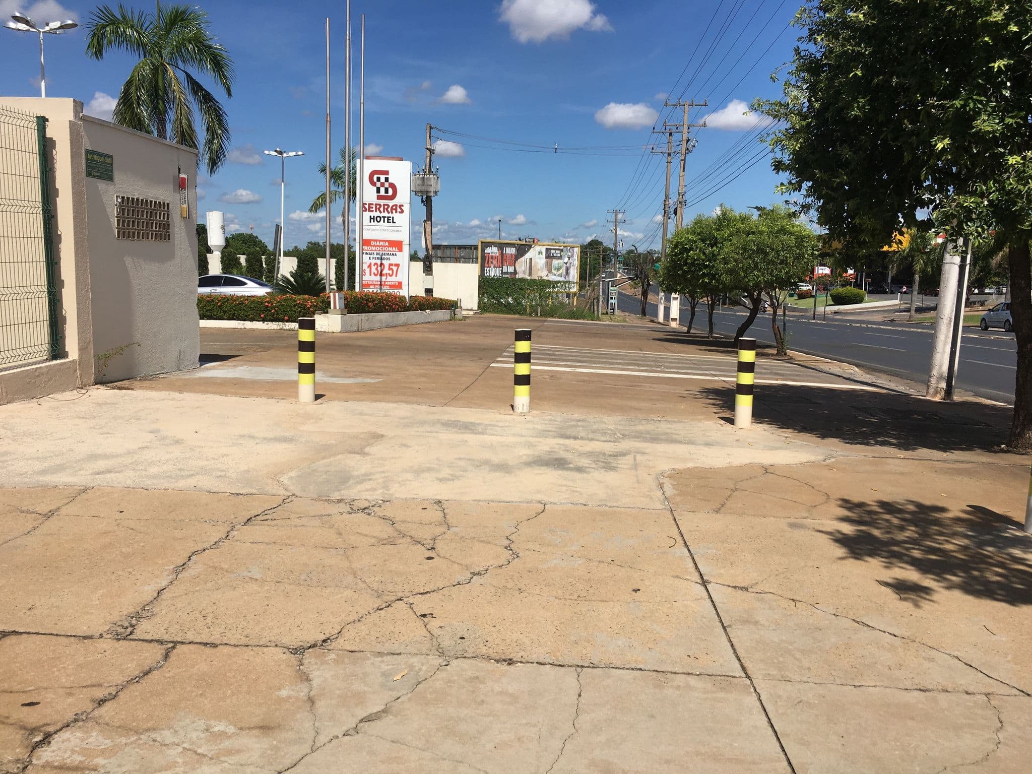 Street view near Serras Hotel, Cuiabá — © danctc (CC BY-SA · Mapillary)