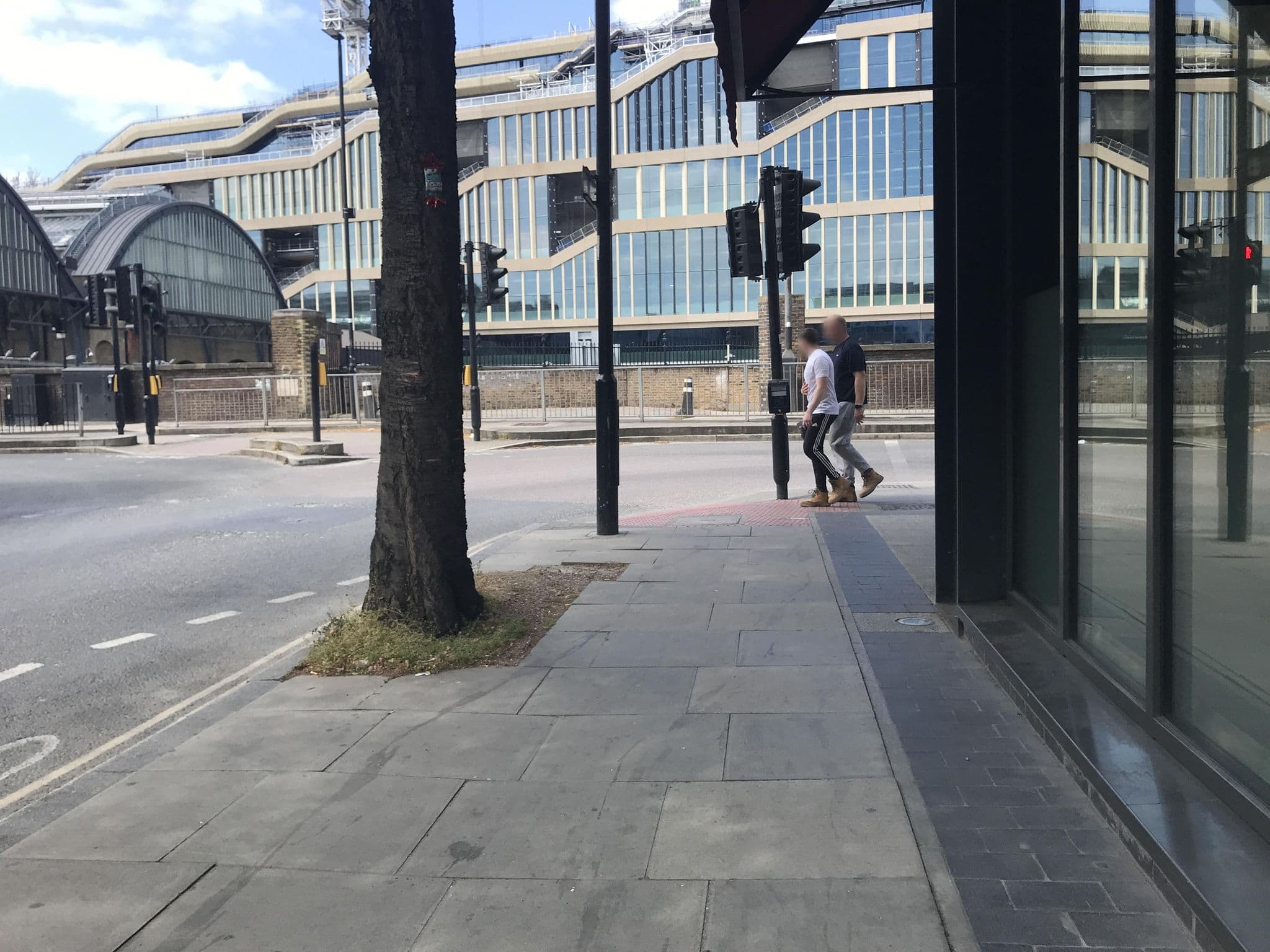 Street view near hub by Premier Inn London King's Cross hotel, King's Cross — © miguel_andrade (CC BY-SA · Mapillary)
