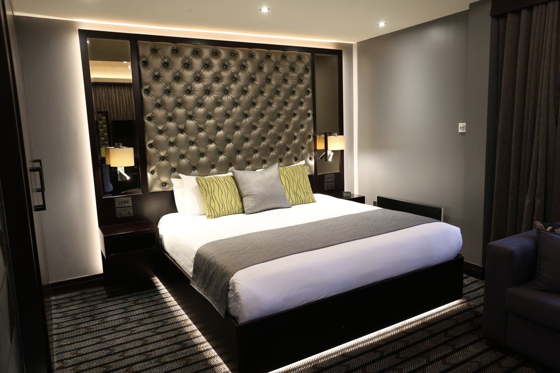 Mondo Hotel, Coatbridge