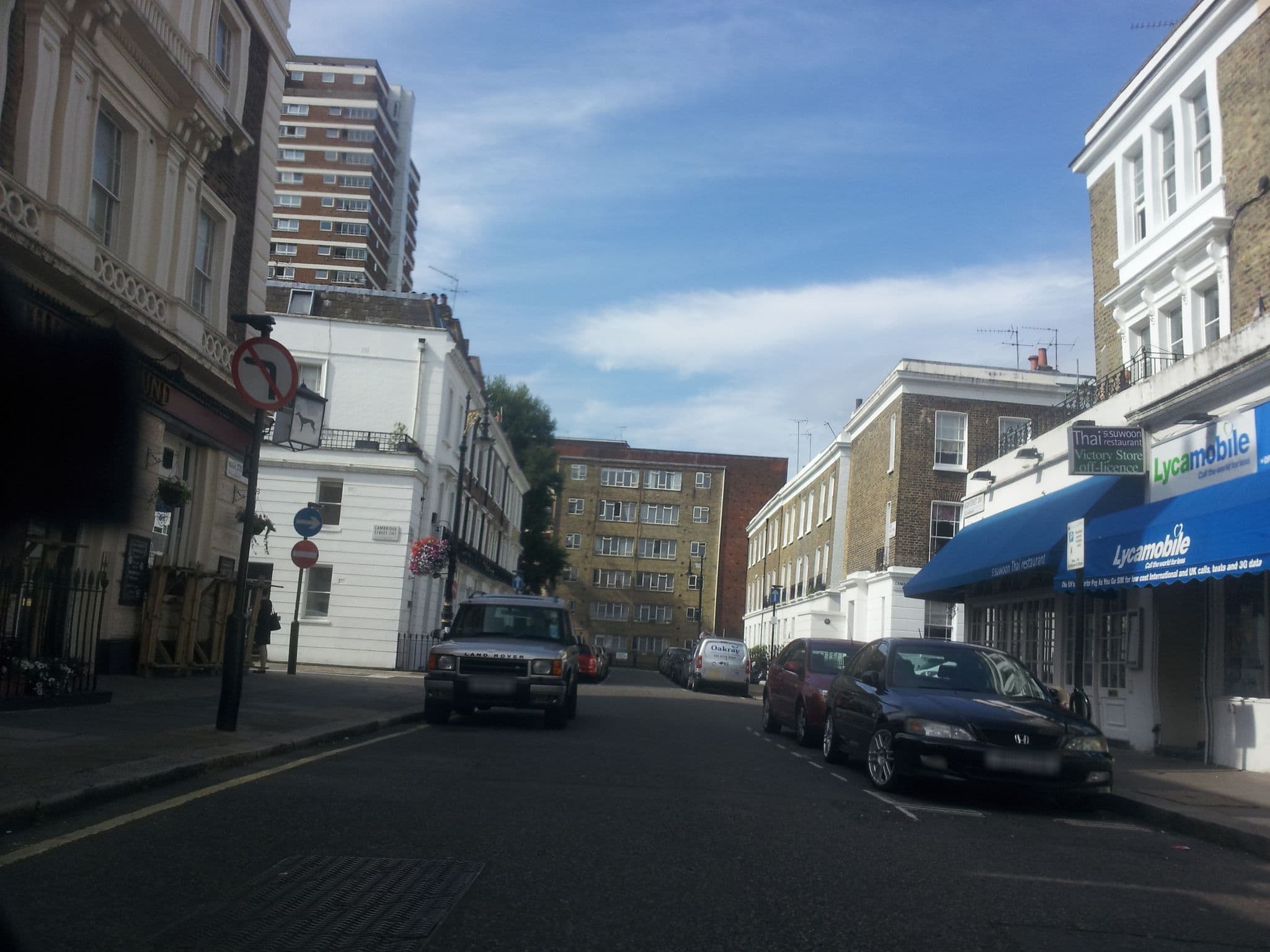 Street view near Best Western Buckingham Palace Rd, Pimlico — © paulbiv (CC BY-SA · Mapillary)