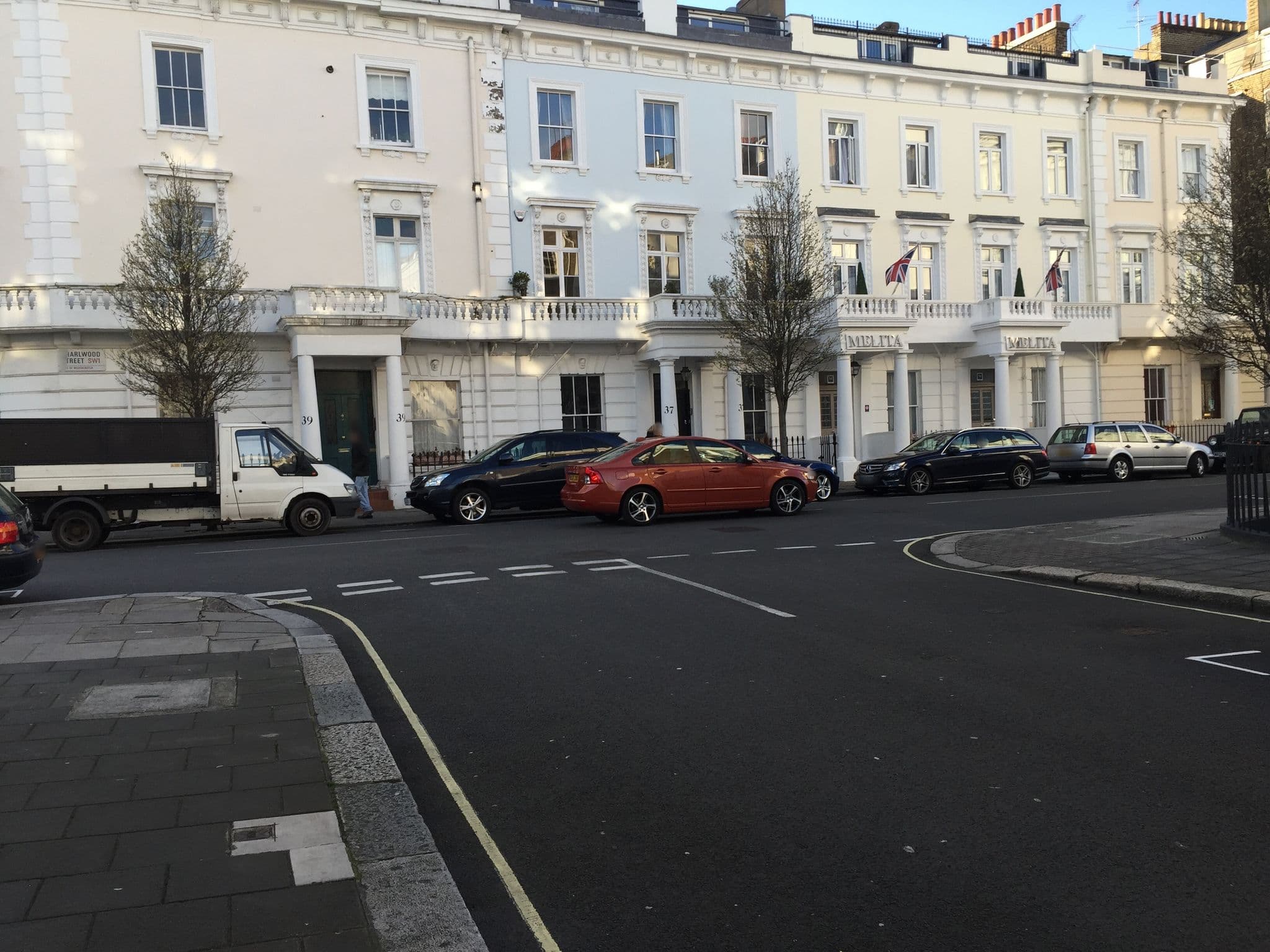 Street view near Romanos Hotel London, Pimlico — © tommorris (CC BY-SA · Mapillary)