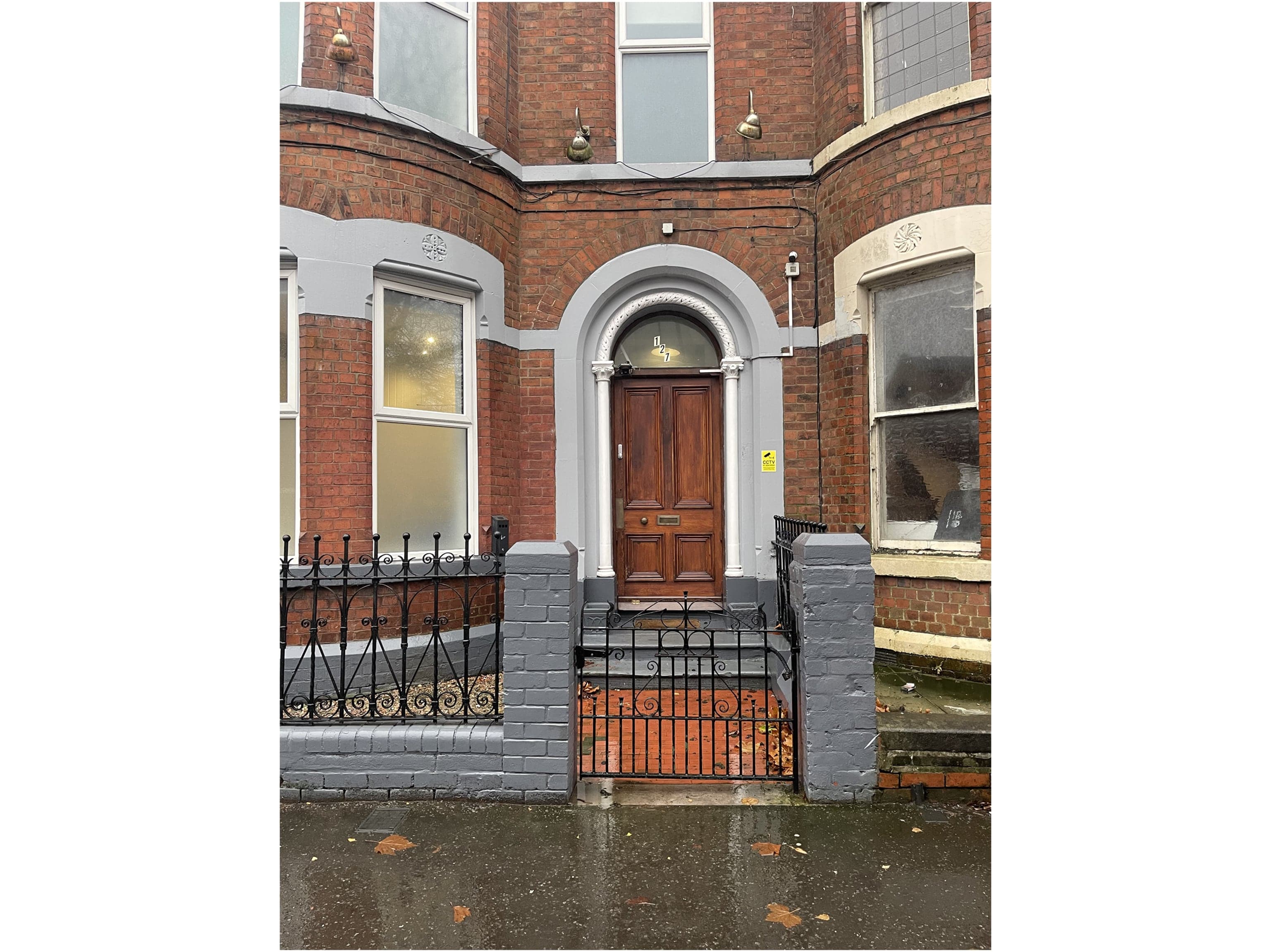 OYO Queens Quarter, Belfast
