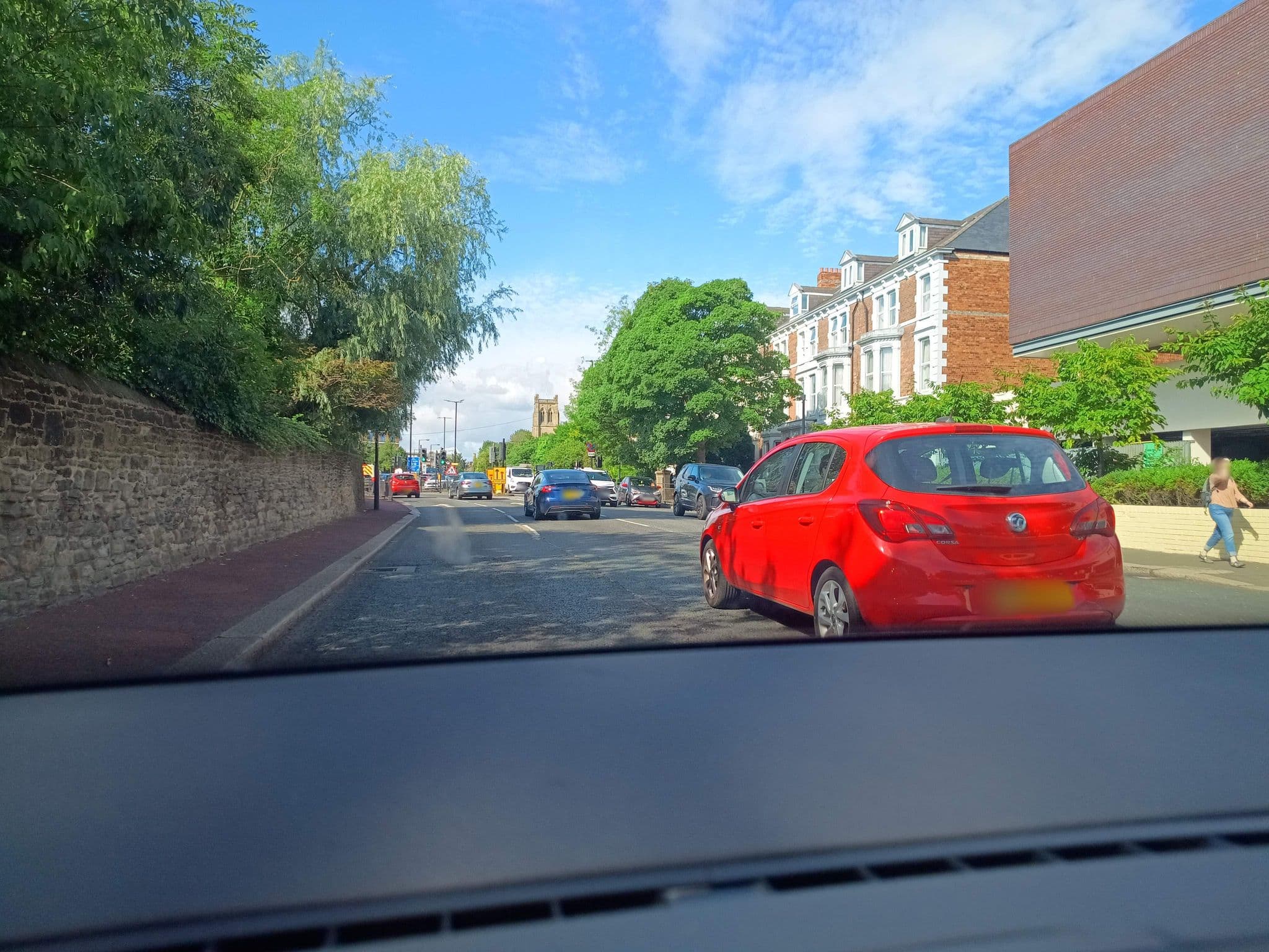 Street view near Holiday Inn Newcastle - Jesmond, Newcastle upon Tyne — © zuse (CC BY-SA · Mapillary)