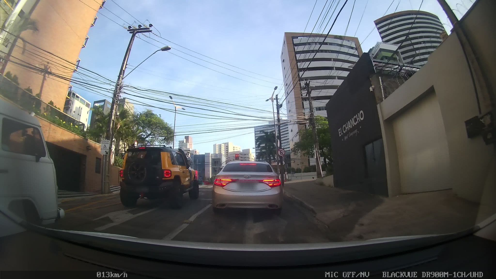 Street view near Bristol Jangada Fortaleza Hotel, Fortaleza — © kaart_1 (CC BY-SA · Mapillary)