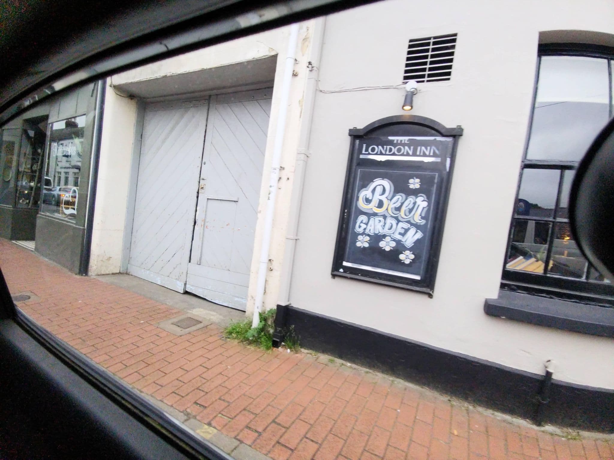 Street view near The London Inn, Braunton — © WaggyDog (CC BY-SA · Mapillary)