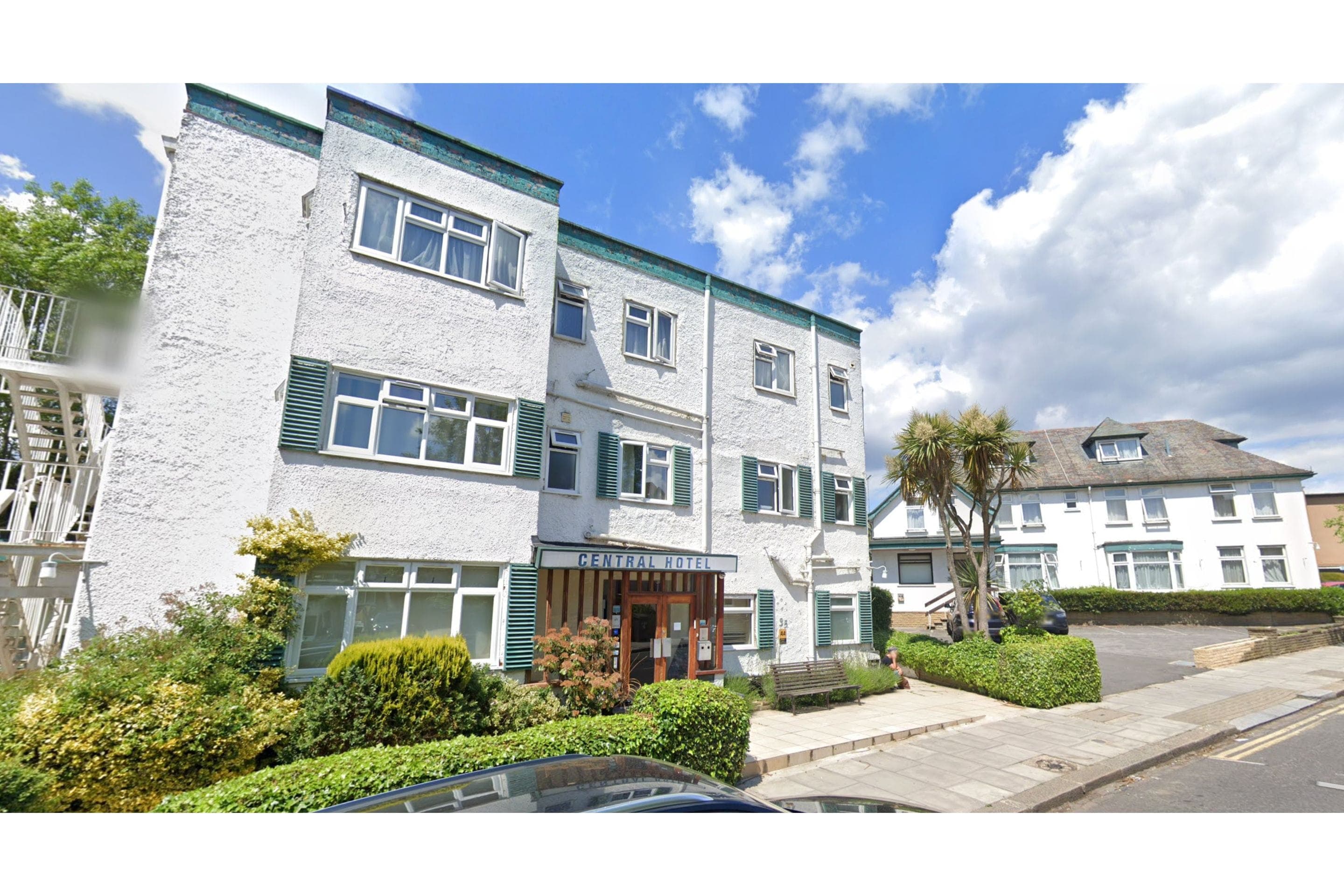Central Hotel Golders Green, Golders Green