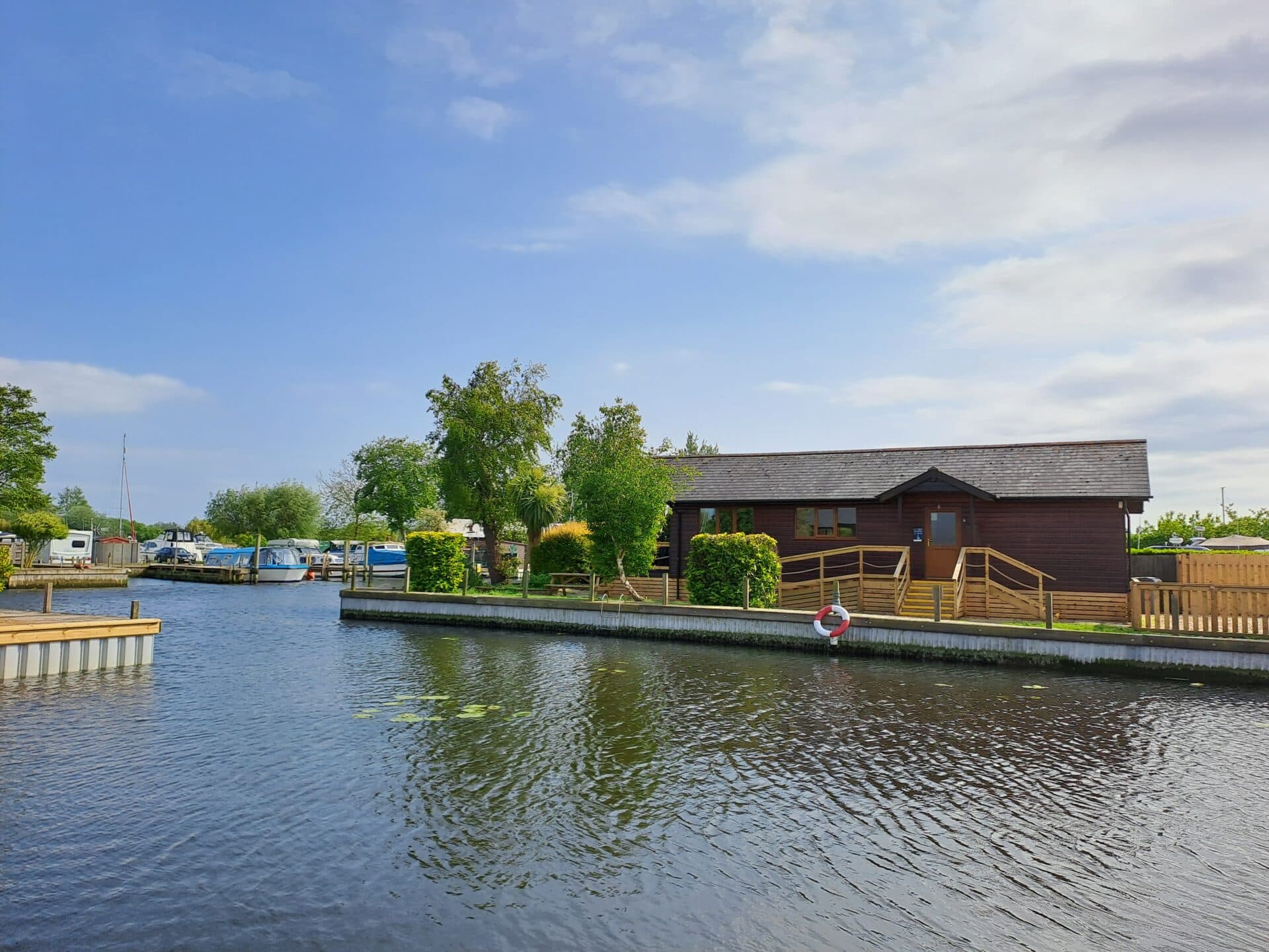 River Retreat - Norfolk Holiday Lodges, Brundall