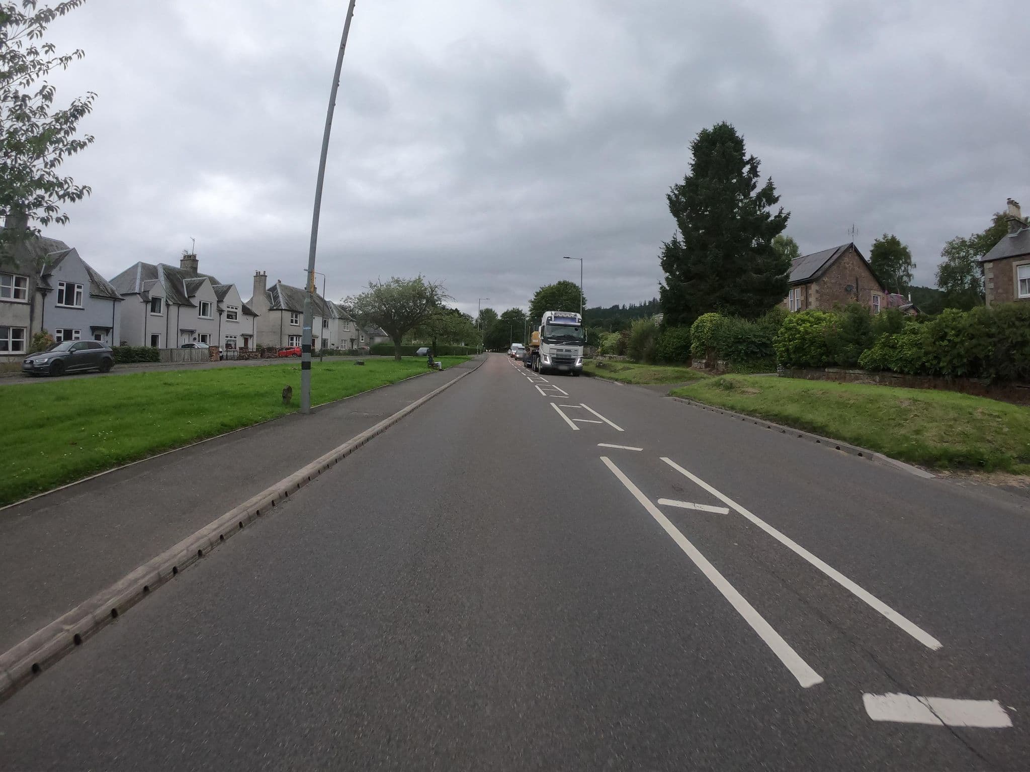 Street view near Glengarry Guest House, Callander — © joostjakob (CC BY-SA · Mapillary)