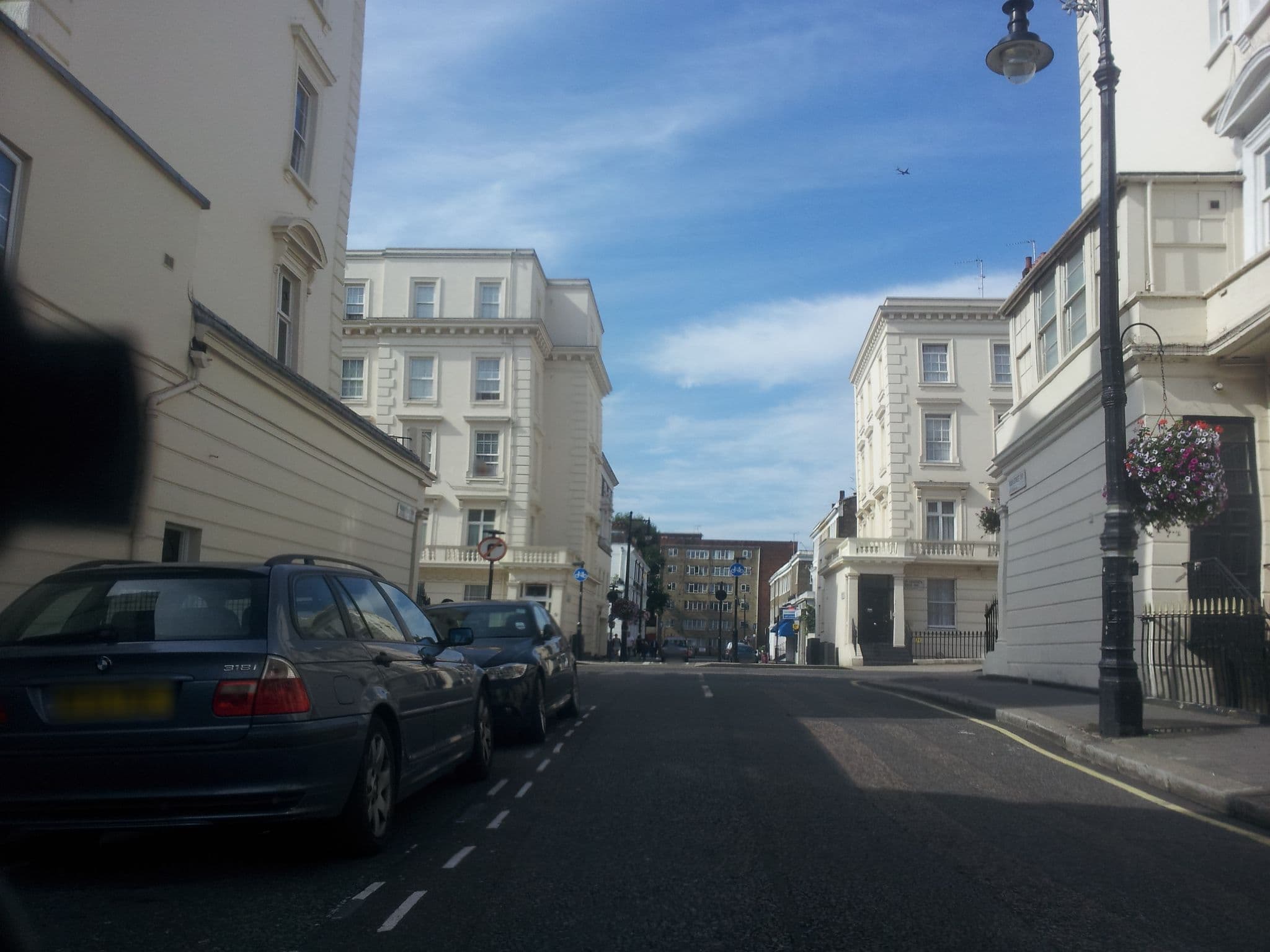 Street view near Cedar Guest House London Victoria, Pimlico — © paulbiv (CC BY-SA · Mapillary)