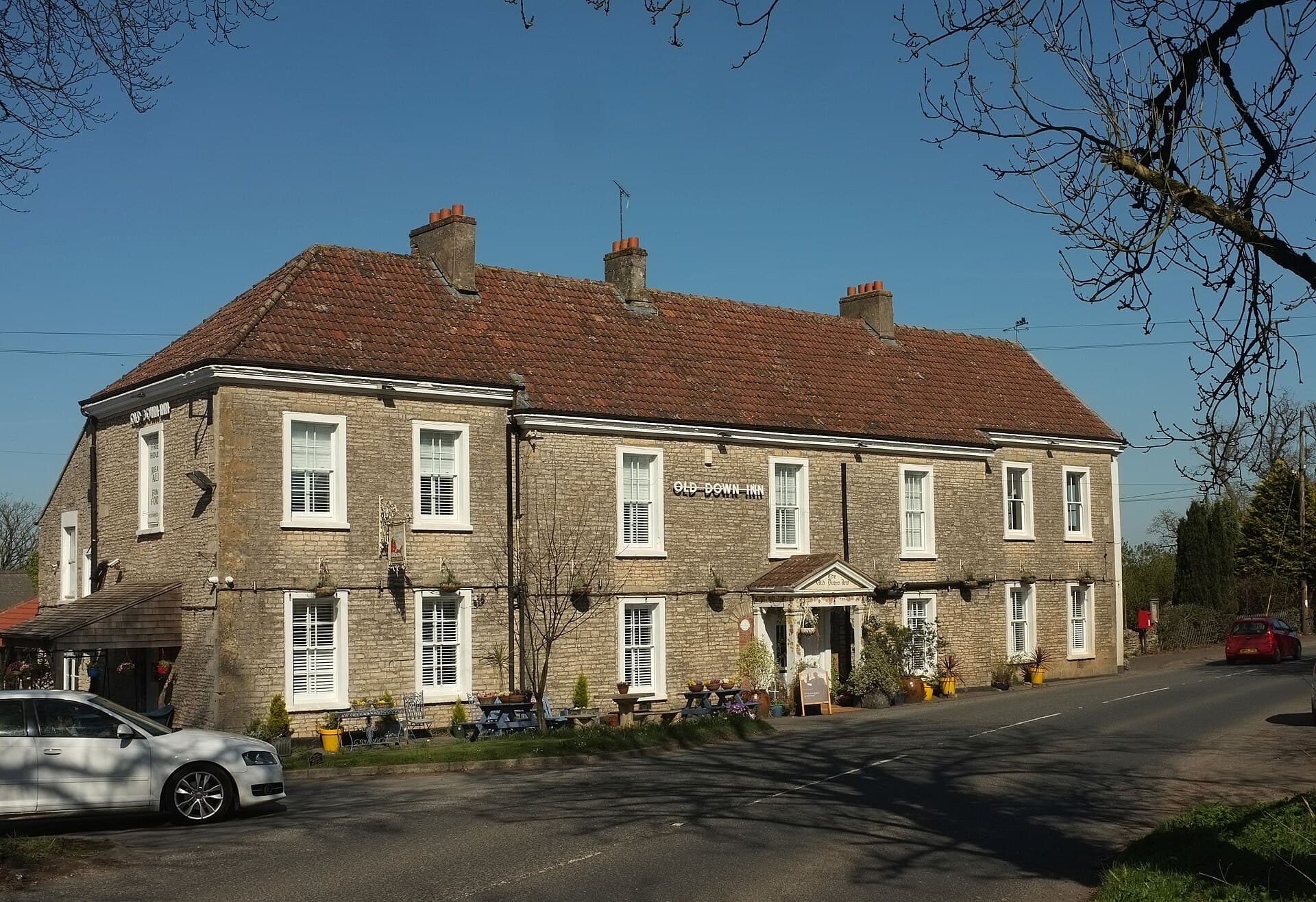 The Old Down Inn (via Wikimedia Commons, CC BY-SA 2.0)