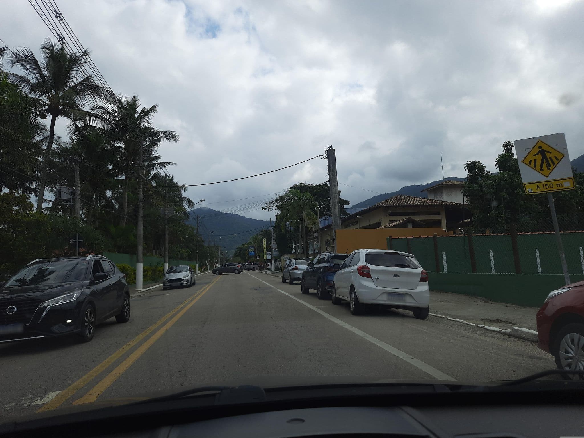 Street view near Beach Hotel, Ilhabela — © alemenezes (CC BY-SA · Mapillary)