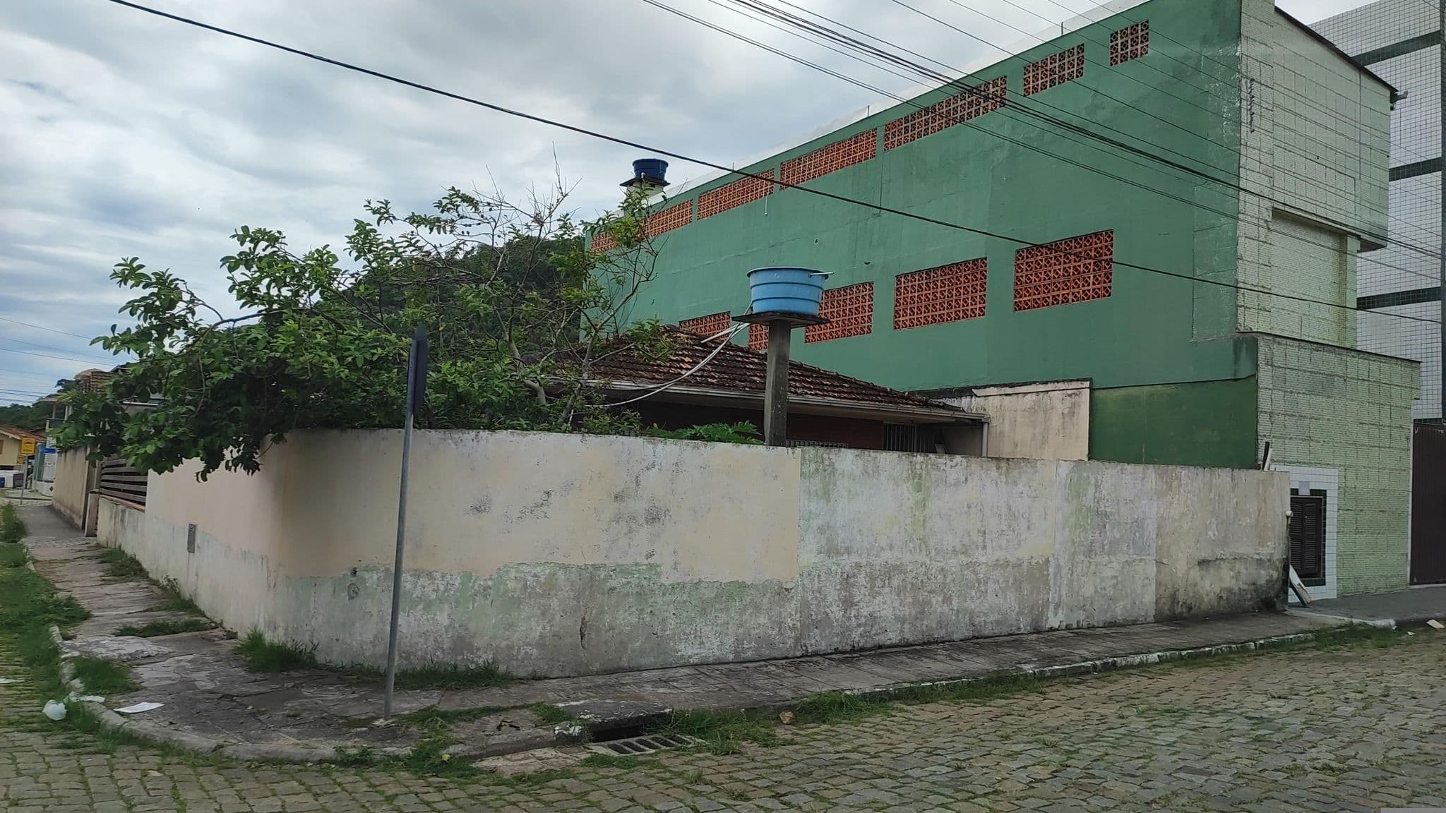 Street view near Edifício Coelho, São Francisco do Sul — © diegokrein (CC BY-SA · Mapillary)