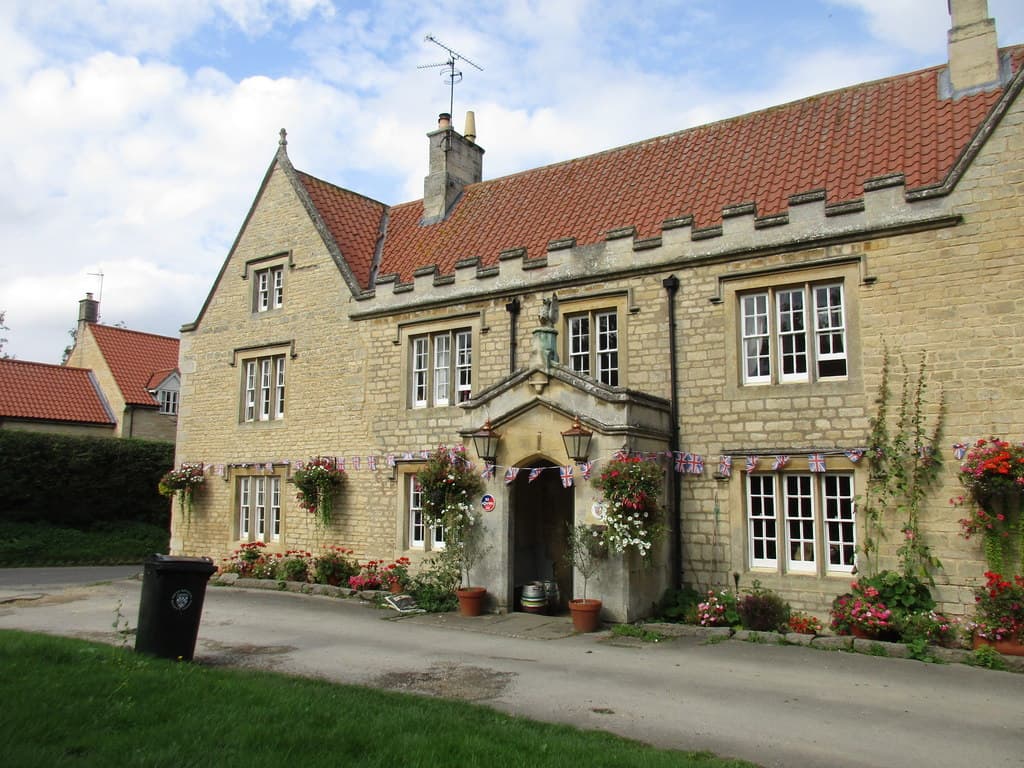 The Griffin Inn (via Wikimedia Commons, CC BY-SA 2.0)