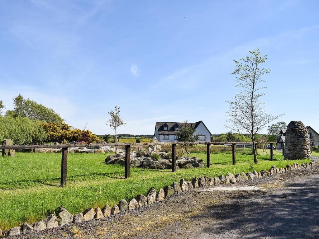 Lawford Lodge, Dennyloanhead