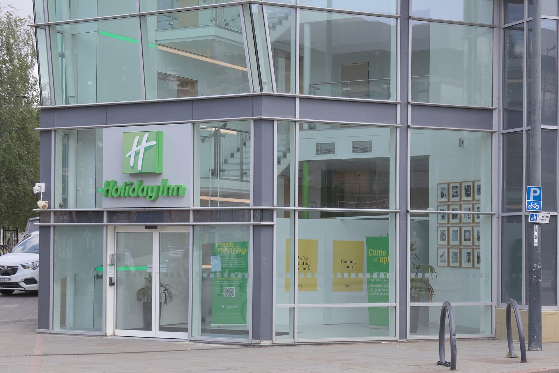 Holiday Inn Derby - Riverlights by IHG (via Wikimedia Commons, CC0)