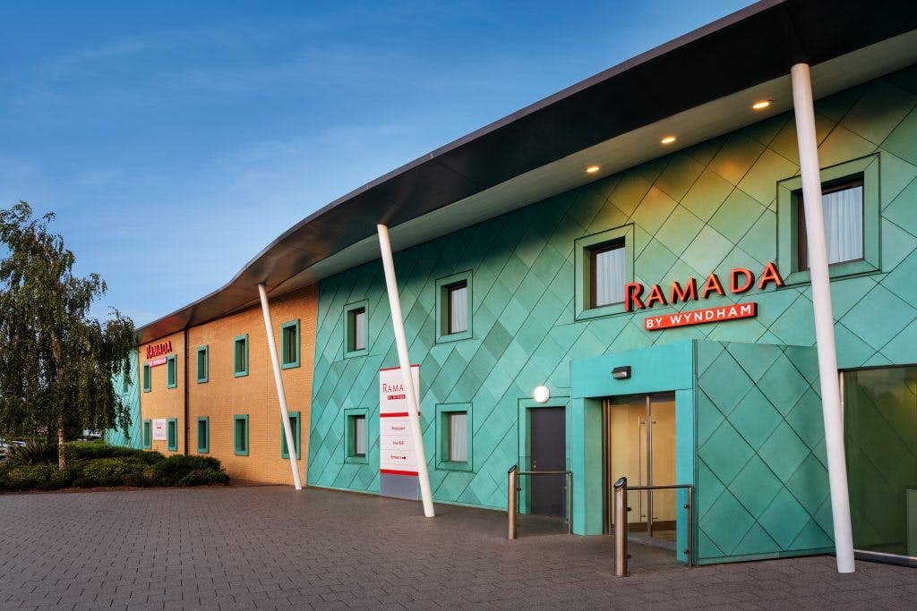 Ramada Cobham M25, Downside