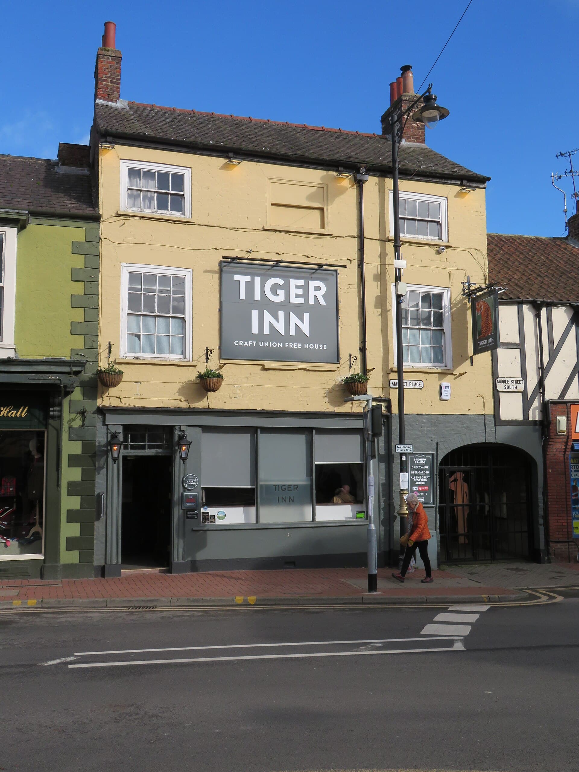 The Tiger Inn (via Wikimedia Commons, CC BY-SA 2.0)