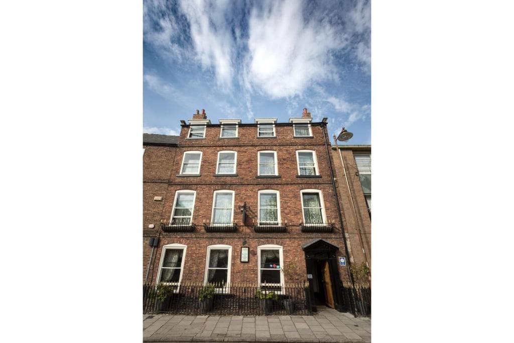 OYO The Townhouse, Durham