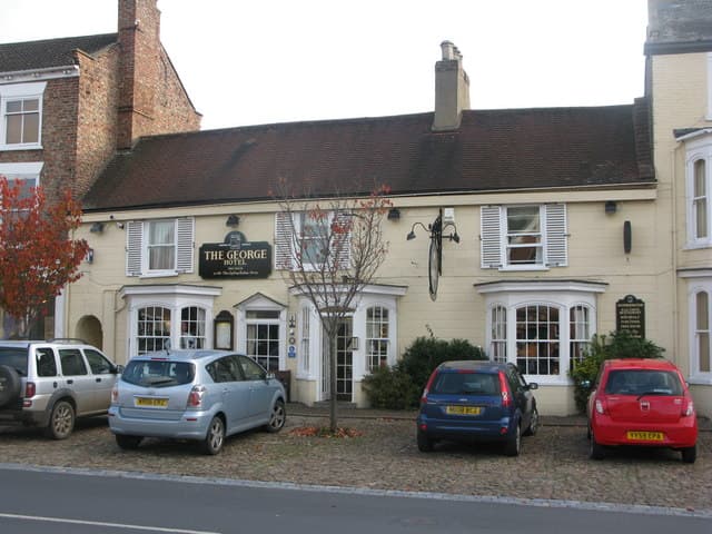 The George Hotel Easingwold (via Wikimedia Commons, CC BY-SA 2.0)