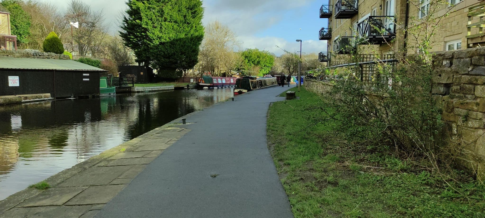 Street view near Skipton Canal Cottage, Skipton — © jethro10 (CC BY-SA · Mapillary)